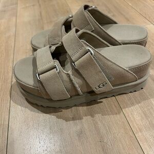 UGG Women's Goldenstar Hi Slide Sandal Sand Size 6
